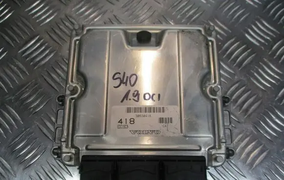 Volvo S40 Engine control unit/module 30630418
