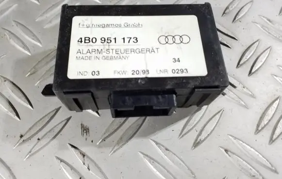 Audi A6 S6 C5 4B Alarm control unit/module 4B0951173 0293 748010101