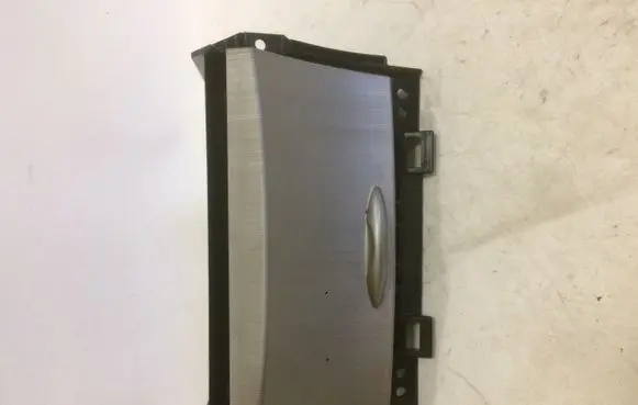 Ashtray (front)