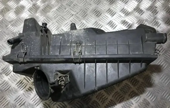 Ford Mondeo MK II Air filter box
