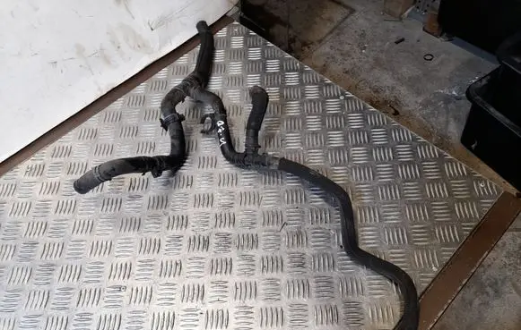 Audi Q7 4L Coolant pipe/hose 7L0121070D