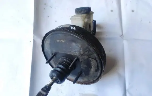 Mazda 323 Brake booster 83304013 833-04013