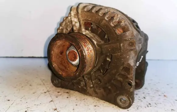 Volkswagen Golf IV Generator/alternator 028903028D 0124325003