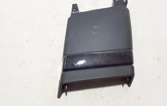 (B) pillar trim (bottom)
