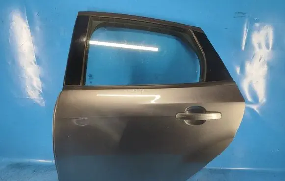 Ford Focus Front door DM5Z5824631C
