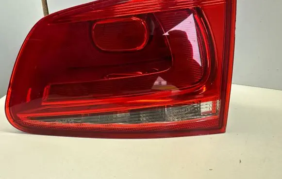Volkswagen Touareg II Tailgate rear/tail lights 7P6945094C