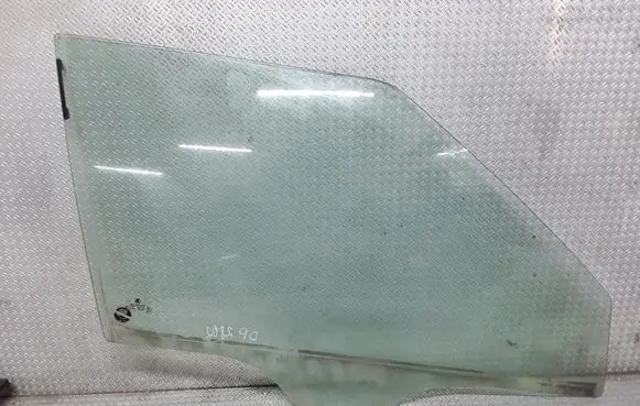 Skoda Fabia Mk2 (5J) Front door window glass four-door
