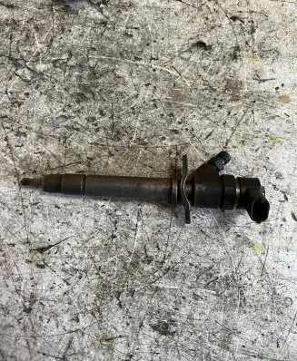Volvo V70 Fuel injector 0445110078