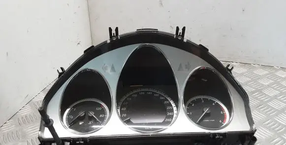 Mercedes-Benz C W204 Speedometer (instrument cluster) A2049002105 A2C53369459