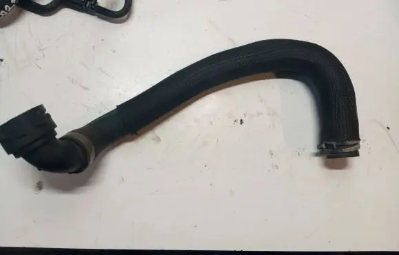 Volvo V70 Engine coolant pipe/hose 207536