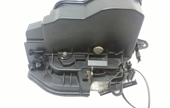 BMW X1 E84 Front door lock A053702 7229458