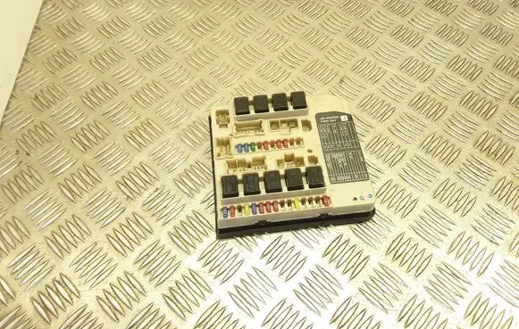 Nissan Tiida C11 Fuse module