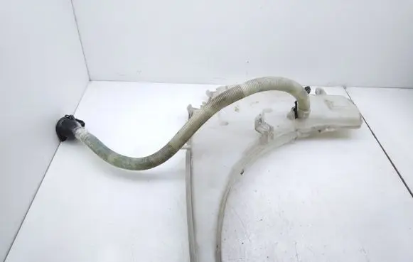 BMW 1 E81 E87 Windshield washer fluid reservoir/tank 6167706899614