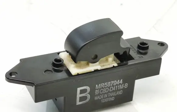 Mitsubishi ASX Electric window control switch MR587944 C8DD411MB