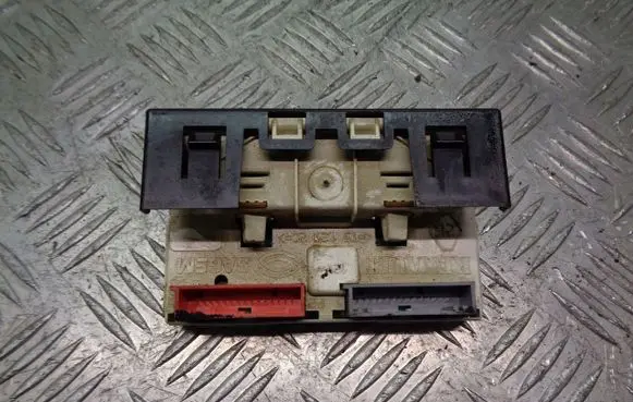 Renault Clio II Speedometer control unit/module 8200028364