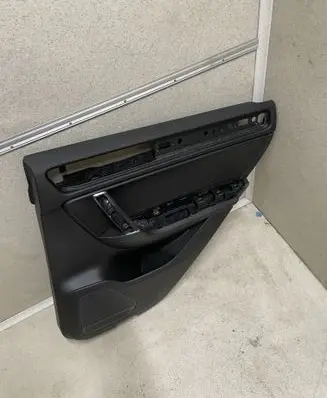 Volkswagen Touareg II Rear door card panel trim 7P6867212