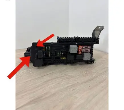 Mercedes-Benz C W204 Fuse module 5DK00922580 2049008701 2049014001