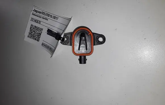 Jaguar XE Detonation knock sensor 7214C676