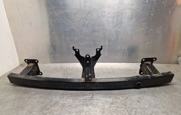 Nissan Qashqai Front bumper cross member