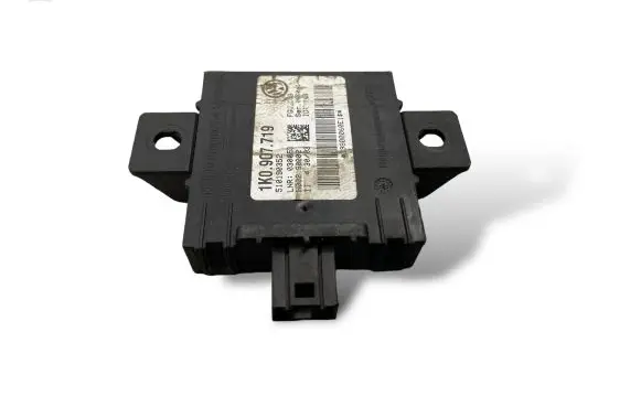 Audi A3 S3 8P Alarm control unit/module 1K0907719