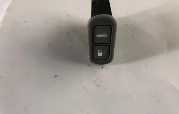KIA Sorento Fuel tank opening switch 935503E000