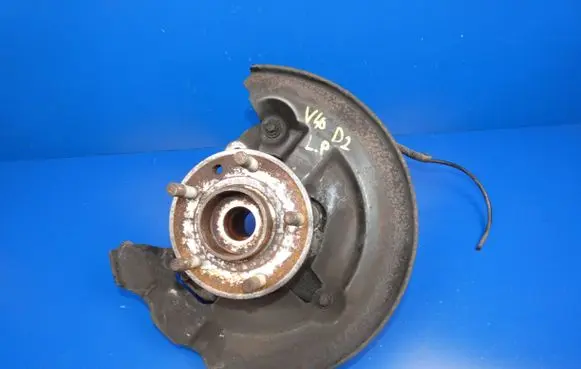 Volvo V40 Front wheel hub spindle knuckle 