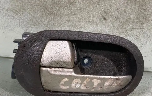 Mitsubishi Colt Front door interior handle