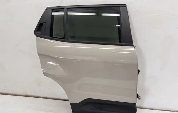 Jeep Avenger Rear door 