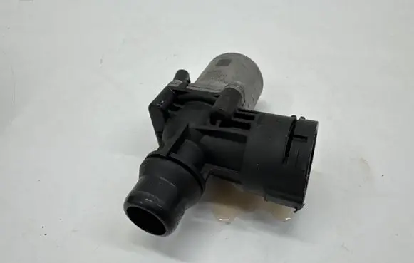 BMW 3 G20 G21 Coolant heater control valve 8689694 4014773B 17331410