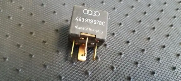 Audi A4 S4 B5 8D Other relay 443919578C 899519