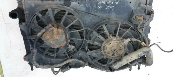 Ford Mondeo MK II Radiator cooling fan shroud