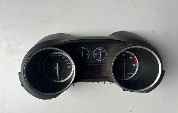 Alfa Romeo Giulietta Speedometer (instrument cluster) 50516478