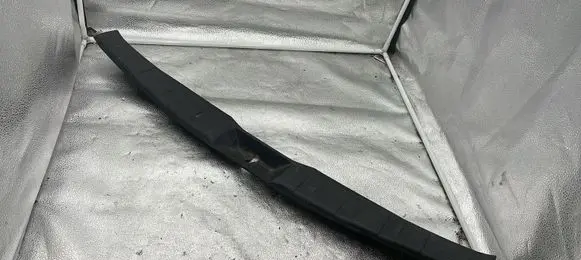 Trunk/boot sill cover protection