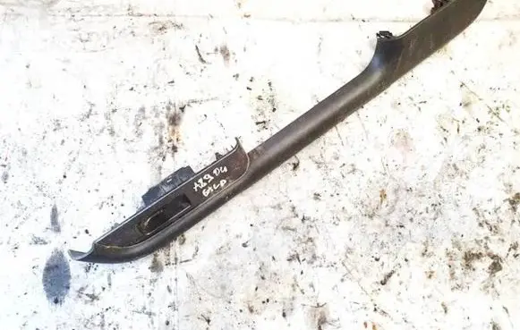 Nissan X-Trail T30 Front door window switch trim 829488h300x