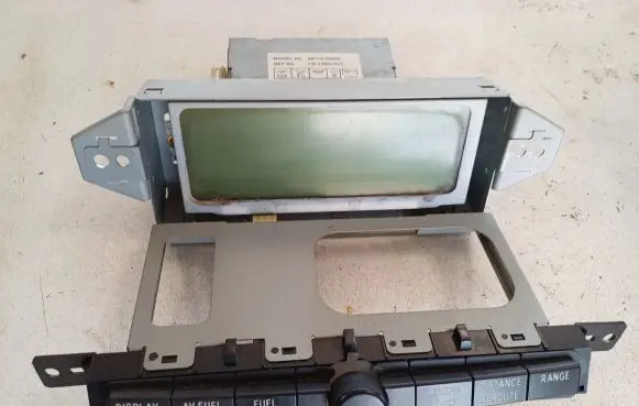 Toyota Avensis T250 Screen/display/small screen 8611005020