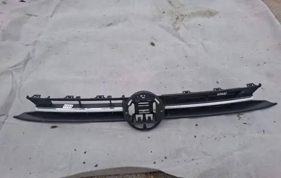 Volkswagen Polo VI Front bumper upper radiator grill 2GS853651A