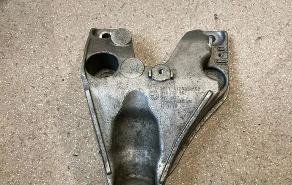 BMW M4 F82 F83 Engine mounting bracket 6789093