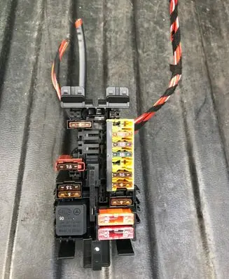 Mercedes-Benz GLC X253 C253 Fuse module A2059067200 A0009828023