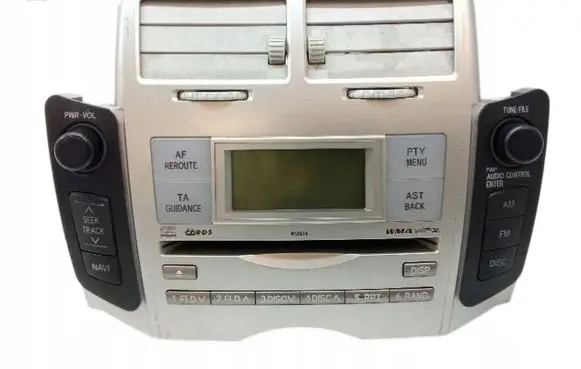 Toyota Yaris Radio/CD/DVD/GPS head unit 861200D210
