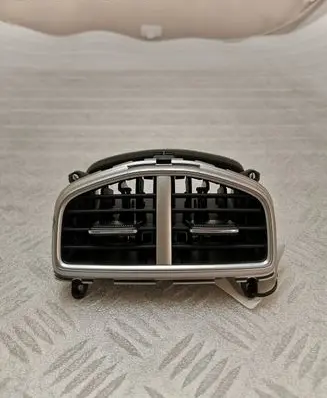 Rear air vent grill
