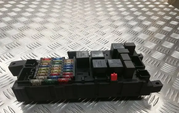 Volvo S60 Fuse module 518787205