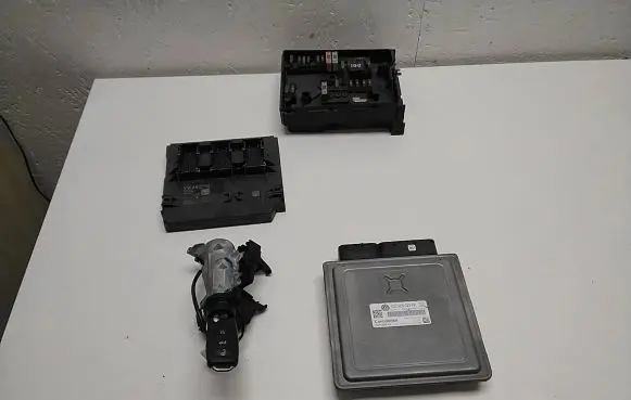 Volkswagen Caddy Engine ECU kit and lock set 03L906023PK 1K0905851B 5K0937085R