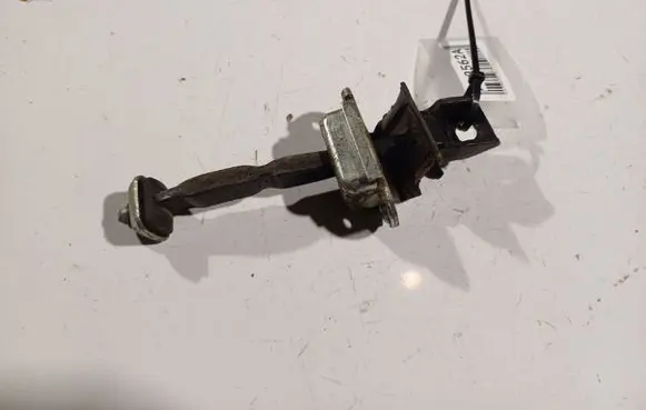 Skoda Octavia Mk2 (1Z) Rear door check strap stopper 