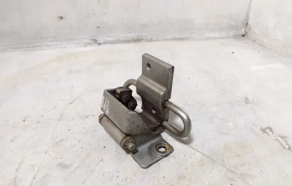 Audi A4 S4 B5 8D Rear door lower hinge 4A0833412A