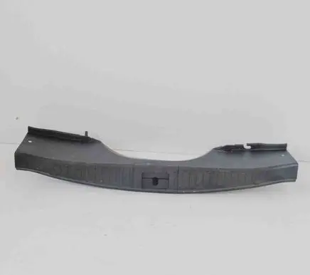 Trunk/boot sill cover protection