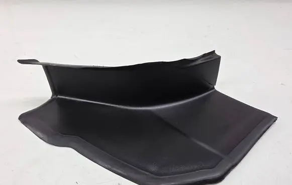 Land Rover Range Rover Velar Rear/tail light trim molding J8A228661AB