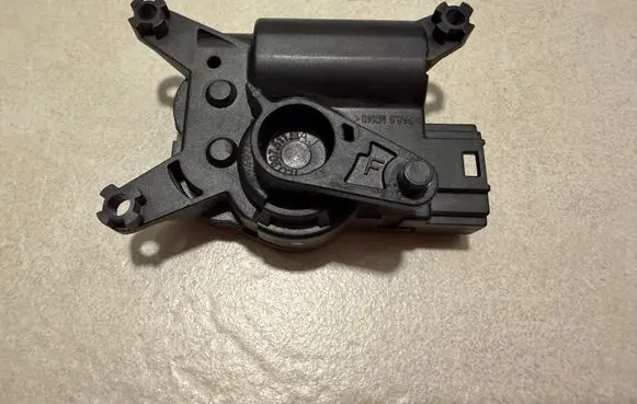 Volkswagen Amarok Air flap motor/actuator 52411483R09