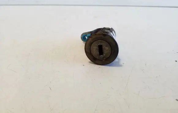 Iveco Daily 5th gen Rear door lock