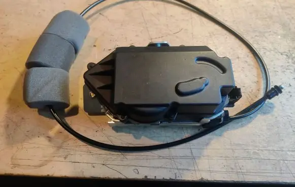 Mercedes-Benz ML W164 Tailgate lock latch 