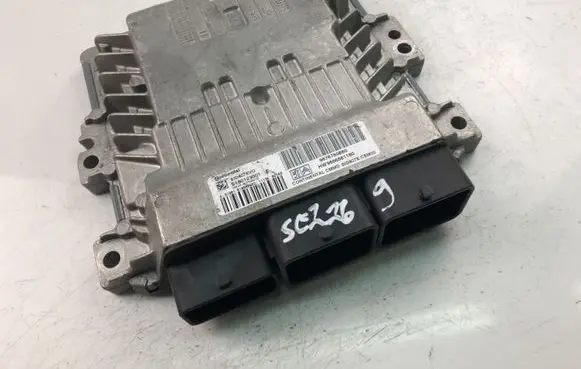Peugeot 508 Engine control unit/module 9676760880